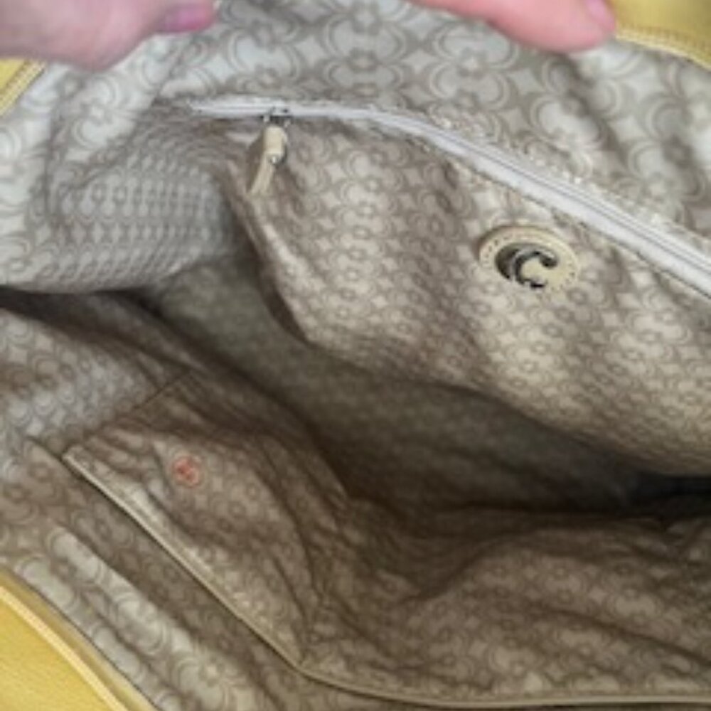 Beautiful Butter-Yellow Tote Purse – Spring/Summer Essential - Picture 3 of 6